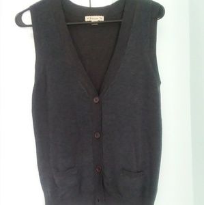 Charcoal F21 sweater vest w/pockets